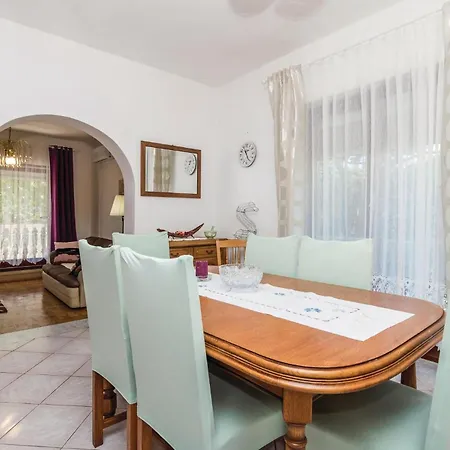 Apartment Stunning In With Wifi Matulji