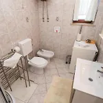 Apartment 2 Bedroom Cozy In *