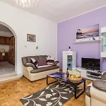 2 Bedroom Cozy In