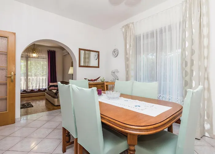 아파트 2 Bedroom Cozy In 마툴지